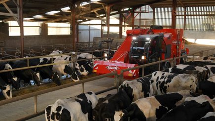 Mélangeuse automotrice