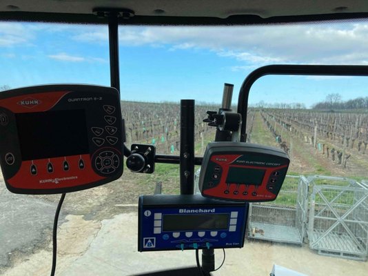 Tracteur agricole Valtra T214DSTOUCH