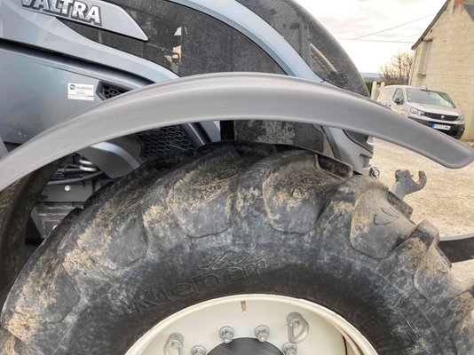Tracteur agricole Valtra T214DSTOUCH