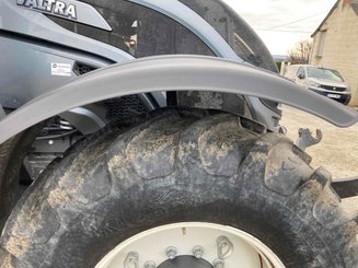 Tracteur agricole Valtra T214DSTOUCH - 11