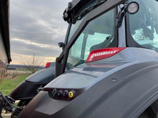 Tracteur agricole Valtra T214DSTOUCH - 9