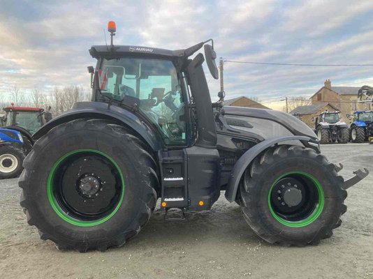 Tracteur agricole Valtra Q305