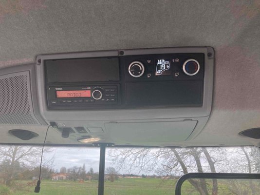 Tracteur agricole Valtra T154VERSU