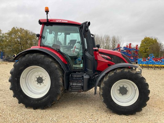 Tracteur agricole Valtra N154E VERSU