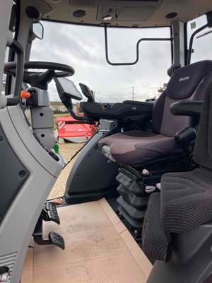 Tracteur agricole Valtra N154E VERSU