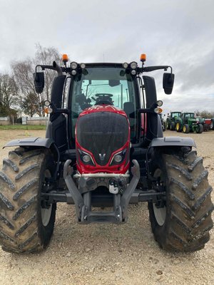 Tracteur agricole Valtra N154E VERSU