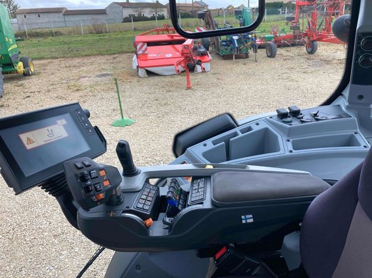 Tracteur agricole Valtra N154E VERSU